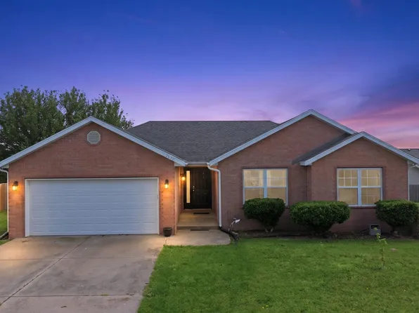 2610 E Moonlight Street, Republic, MO 65738