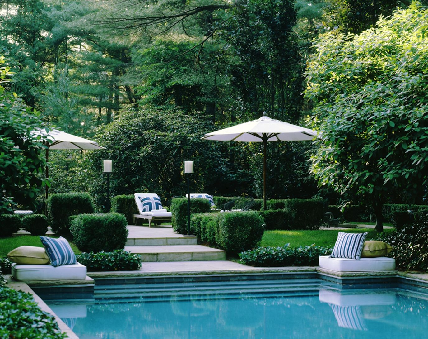  Steps down to gunite pool