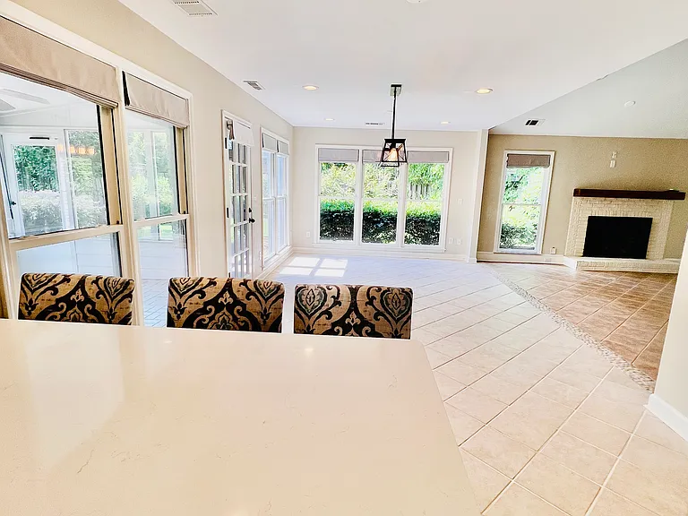 205 Kinderhill Ct — Photo 12