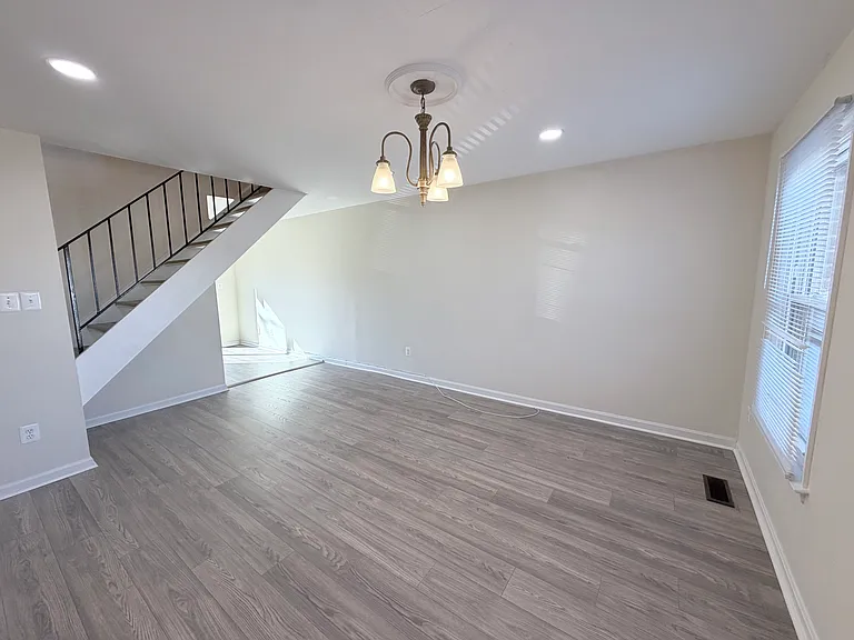4054 Hanson Oaks Dr — Photo 2