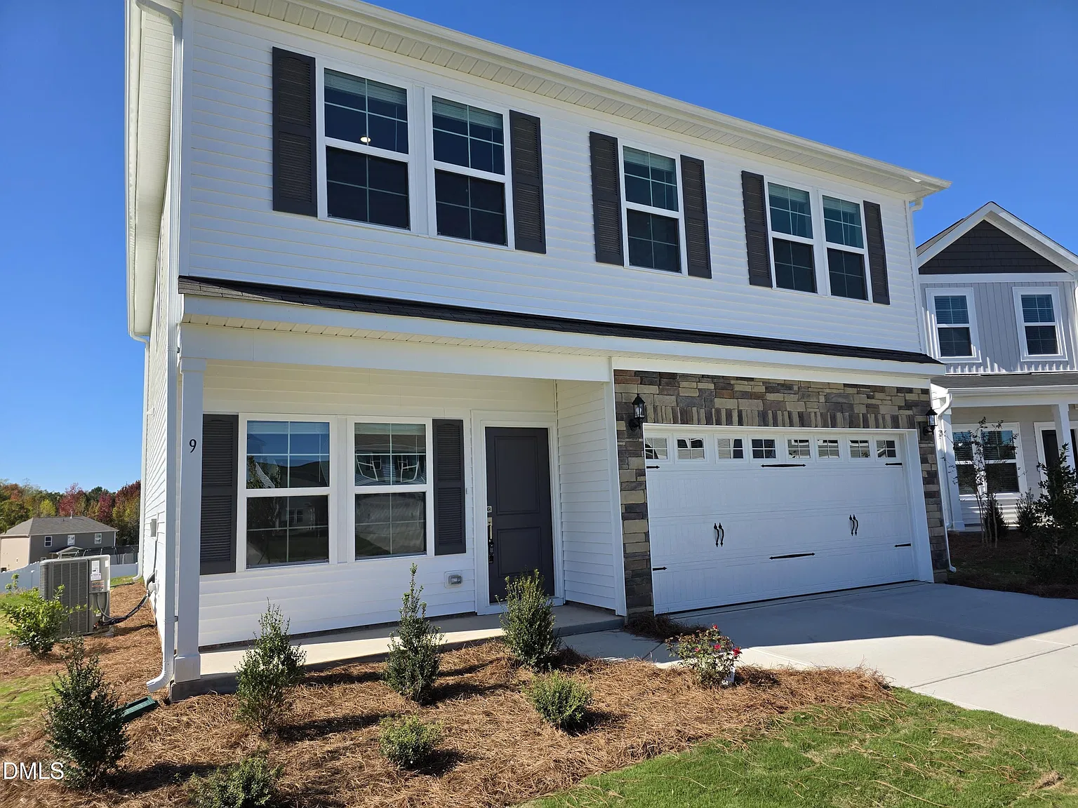 4 bed, 3.0 bath, 2300 sqft, $2,390 — Photo 2