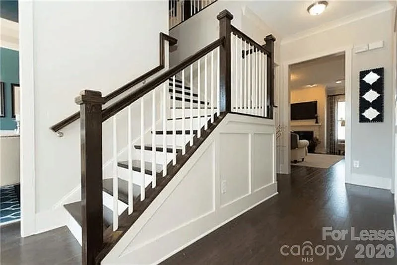 5 bed, 4.5 bath, $4,900 — Photo 4