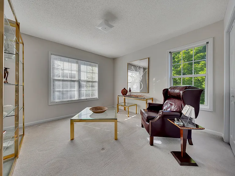 500 Mount Vernon Ln #1 — Photo 17