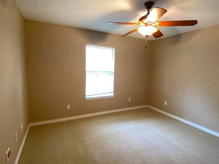 1922 Everglades Dr — Photo 12