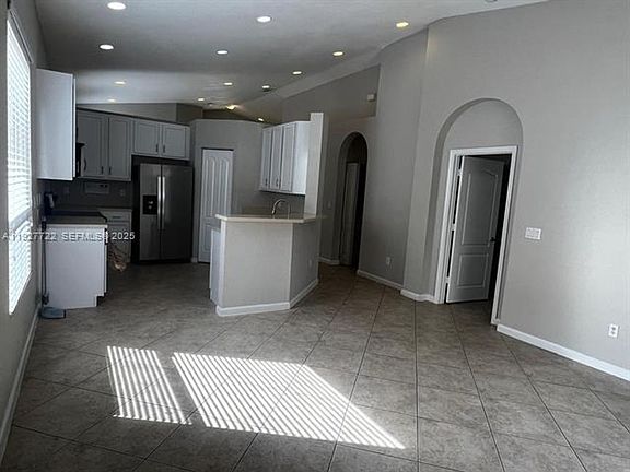 4th image of 2219 Portofino Ave #2219