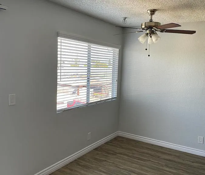 13920 Doty Ave #2 — Photo 4