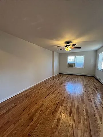 538 E Walnut St — Photo 9