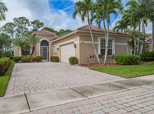 6871 SE Twin Oaks Cir, Stuart, FL 34997