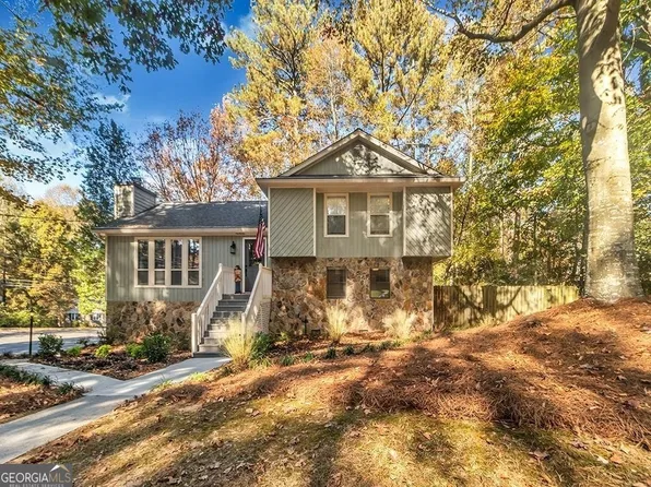 2788 W Fontainebleau Dr, Dunwoody, GA 30360