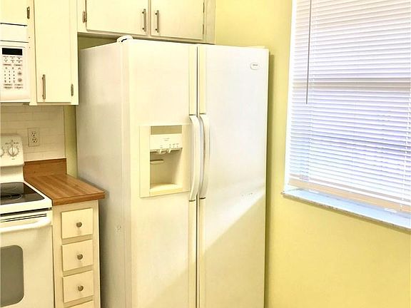 3rd image of 3744 N University Dr