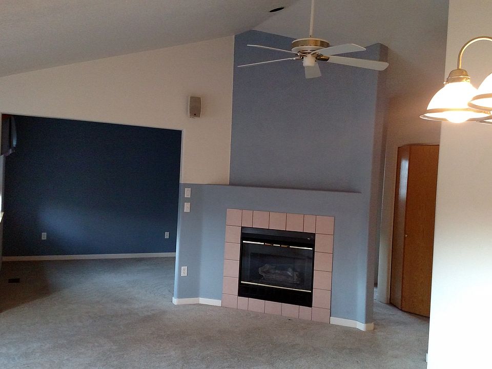 2nd image of 520 Ridge View Dr