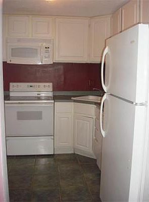 1st image of 215 Winter St APT 2Q