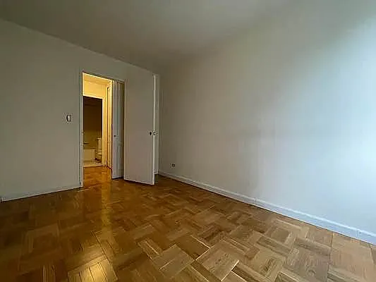 Rented by Bond New York | media 17