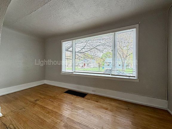 5th image of 2145 8th St