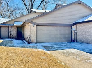 204 Woodbridge Cir, Edmond, OK 73012