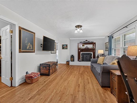 5th image of 4833 Colonial Ln