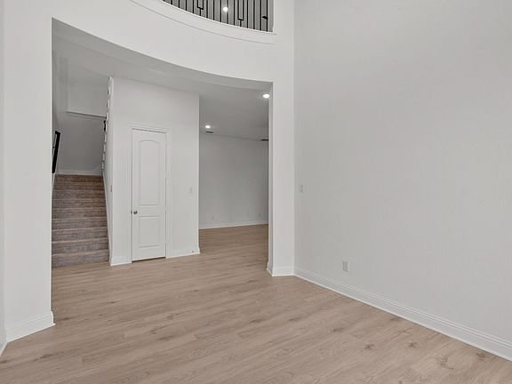 5th image of 3140 Tobias Ln