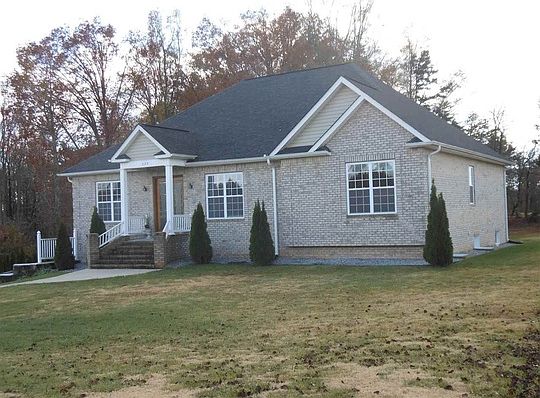 2nd image of 220 Autumn Glen Dr