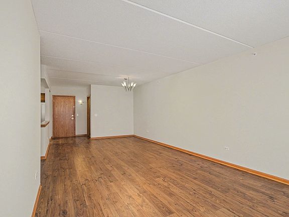 4th image of 1327 E Washington St Unit 309