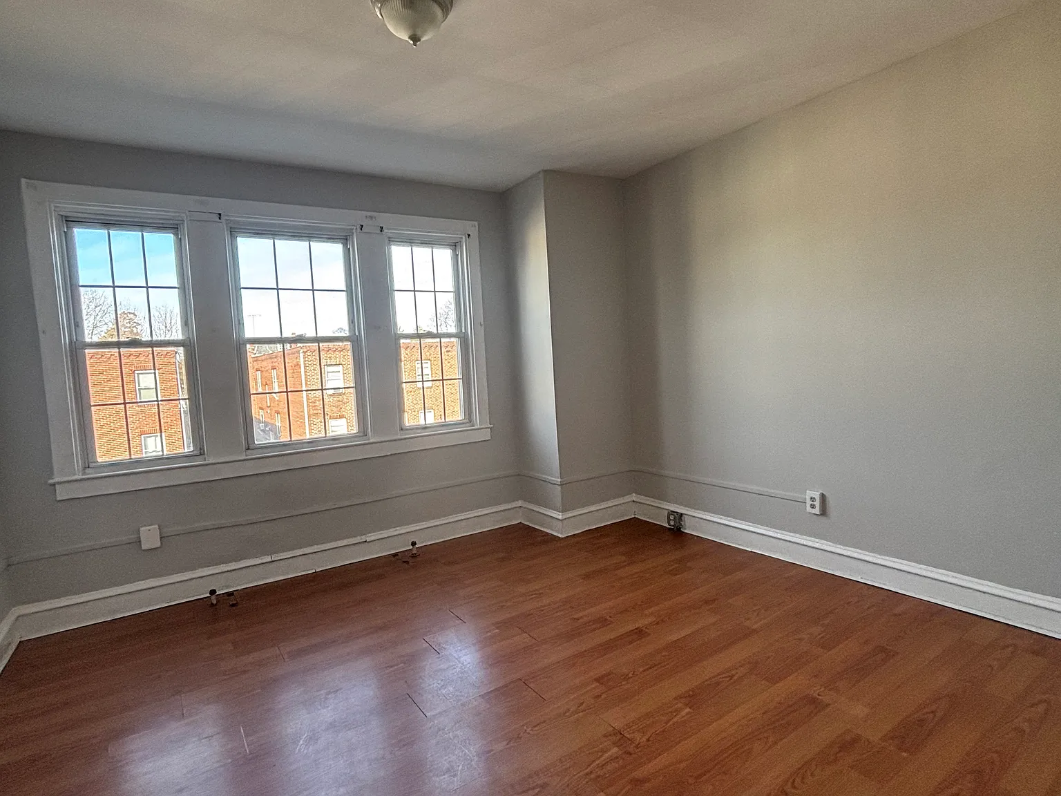 2 bed, 900 sqft, $1,350 — Photo 2