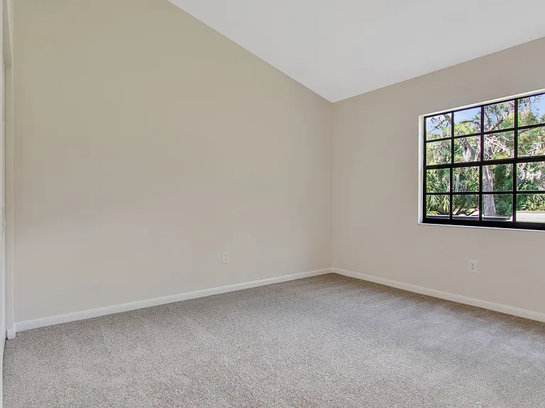 100B Coral Reef Ct N — Photo 21