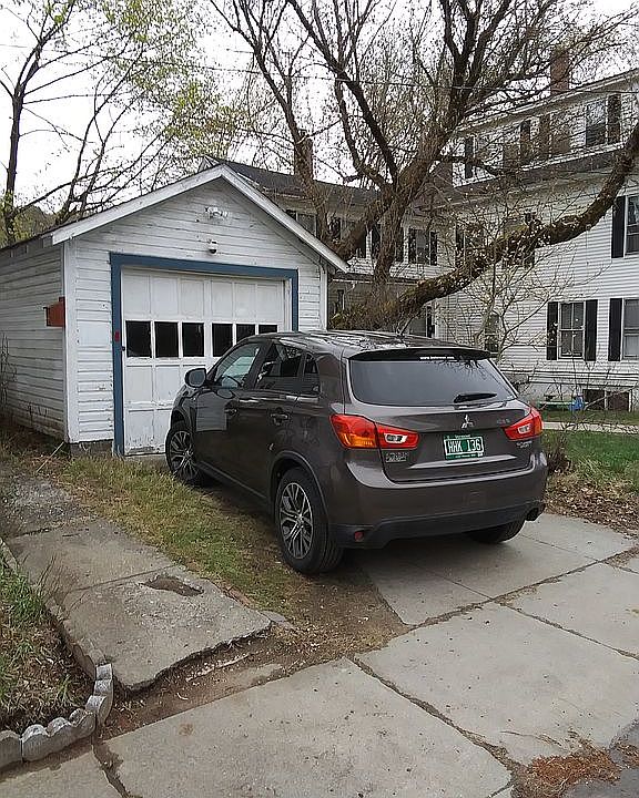 2nd image of 134 Olive St