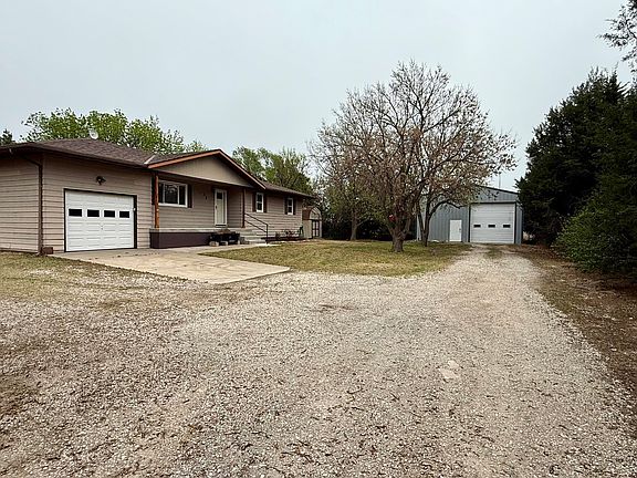 2nd image of 28 NW 48th Rd