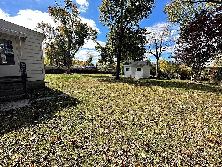 900 Byswick Ln — Photo 19