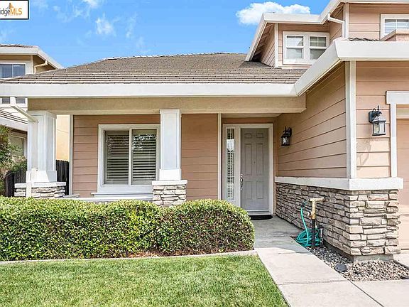 4th image of 1403 Yosemite Cir