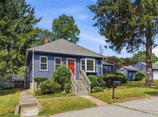 16 Brown Ave, Barrington, RI 02806