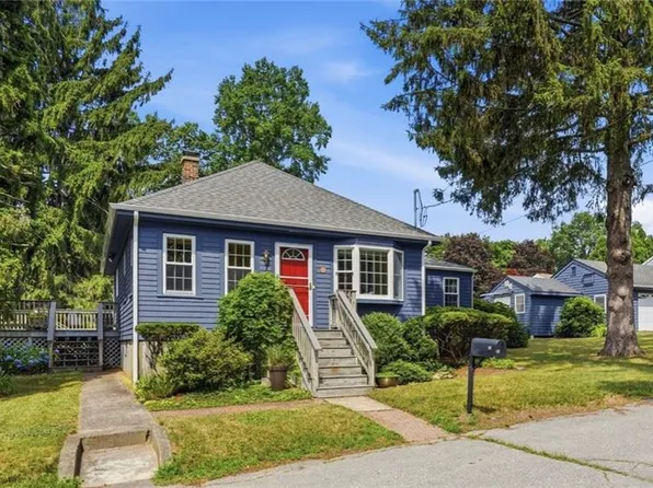 16 Brown Ave, Barrington, RI 02806