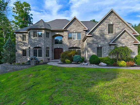 2nd image of 49 Thoreau Dr
