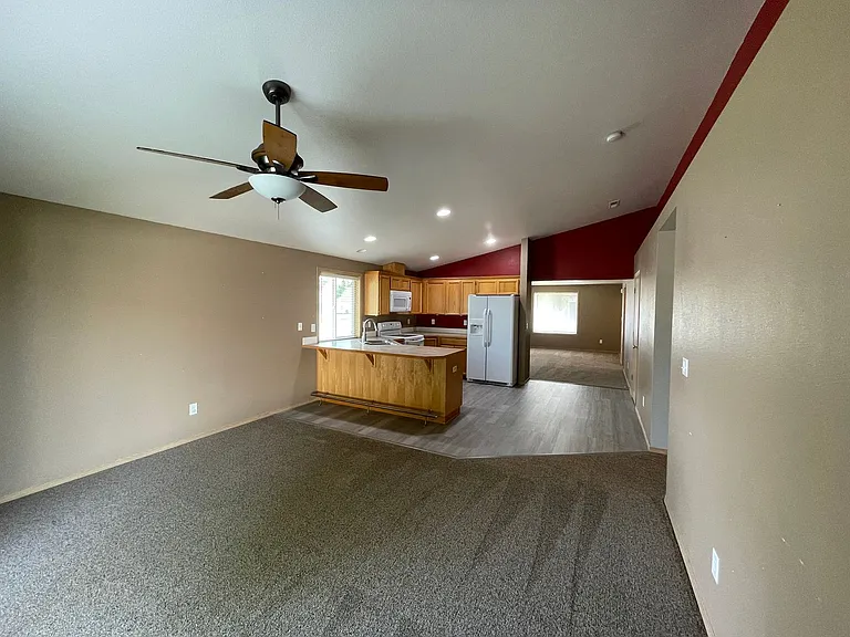 1900 Leanne Ave — Photo 13