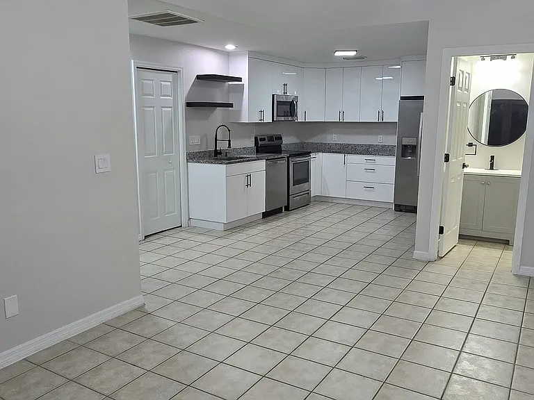 2435 Paul Ave S — Photo 6