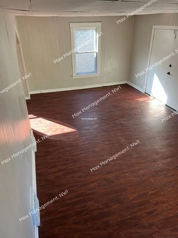 824 Merrill St — Photo 3