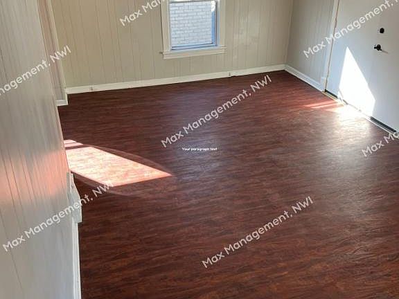 3rd image of 824 Merrill St