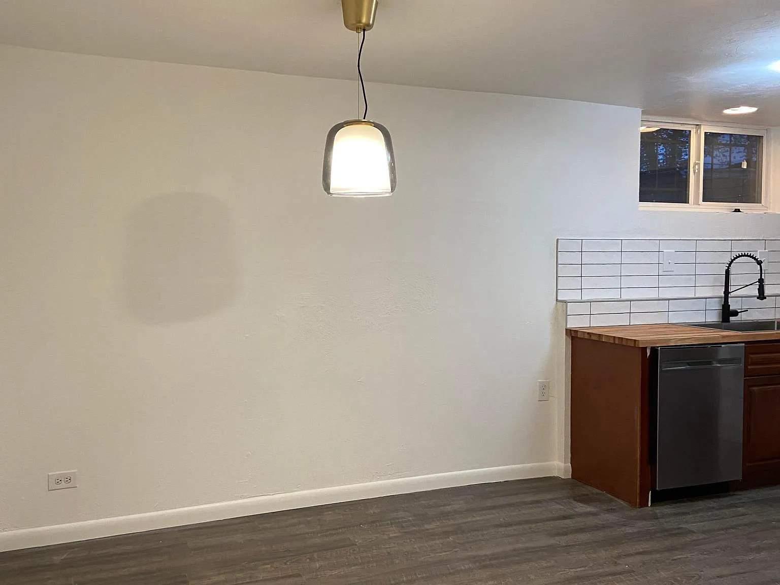 2 bed, 1100 sqft, $1,850 — Photo 4