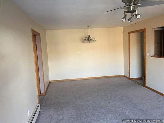 3rd image of 307 Country Club Ln