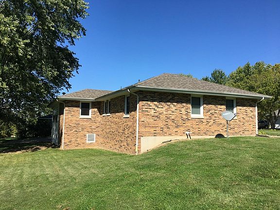 2nd image of 602 Lakeview Heights Dr
