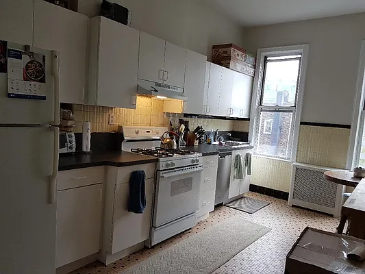 Rented by Aamen Realty | media 4