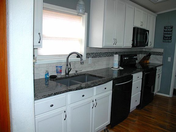 3rd image of 26074 Highway 59