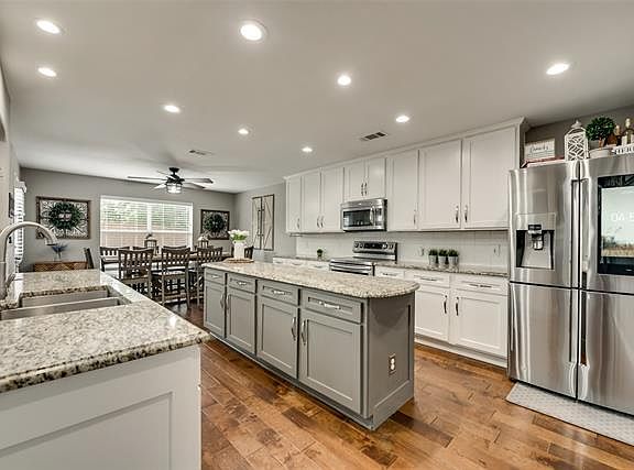 4th image of 2148 Woodhaven Dr