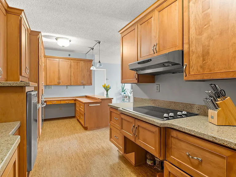 1225 Lasalle Ave #1404 — Photo 9