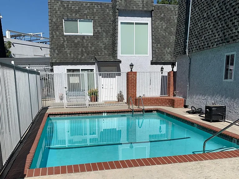 Barclay Square Apts LLC (9840) — Photo 12