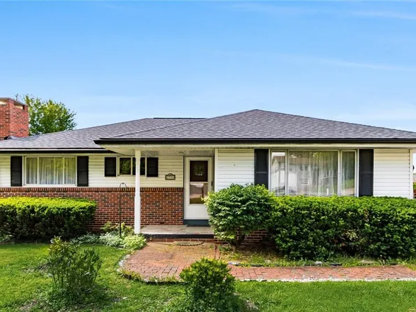 2336 Bonnair Dr, Zanesville, OH 43701