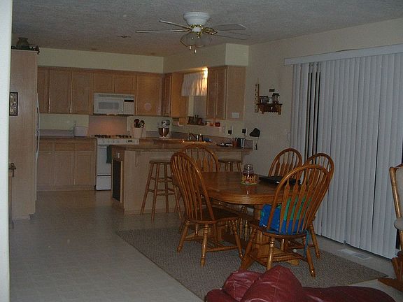 kitchen/family rm combo