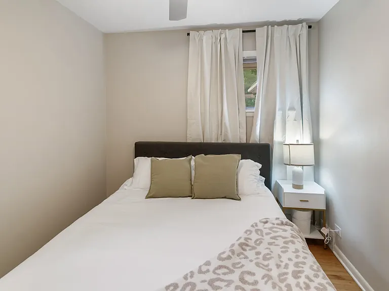336 Leith Ave — Photo 13