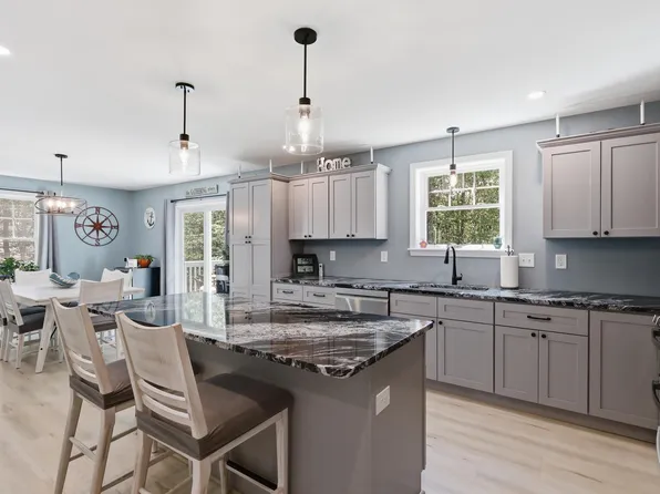 10 Quincy Adams Court, Naples, ME 04055
