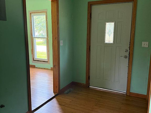 5th image of 306 N Walnut St