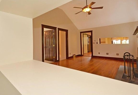 4th image of 37 Sunset Pl